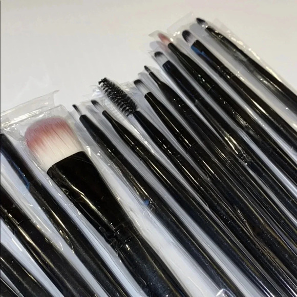 20 NEW MAKEUP BLACK BRUSHES GIFT FACE BRIDESMAIDS BACHELORETTE WEDDING G… - Picture 3 of 5